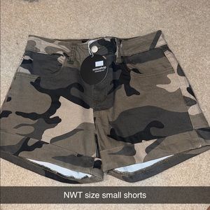 NWT Camo shorts
